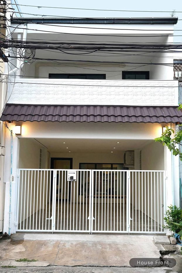 picture Townhouse for rent 📍 Baan Yu Charoen 29 📍 3 bedrooms, 2 bathrooms, fully furnished and equipped with appliances - 2/11