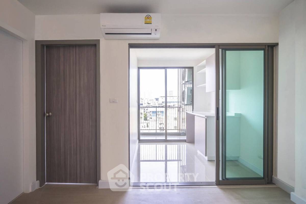 picture 1-BR Condo at Metro Luxe Ratchada near MRT Huai Khwang (ID 2300012) - 3/15
