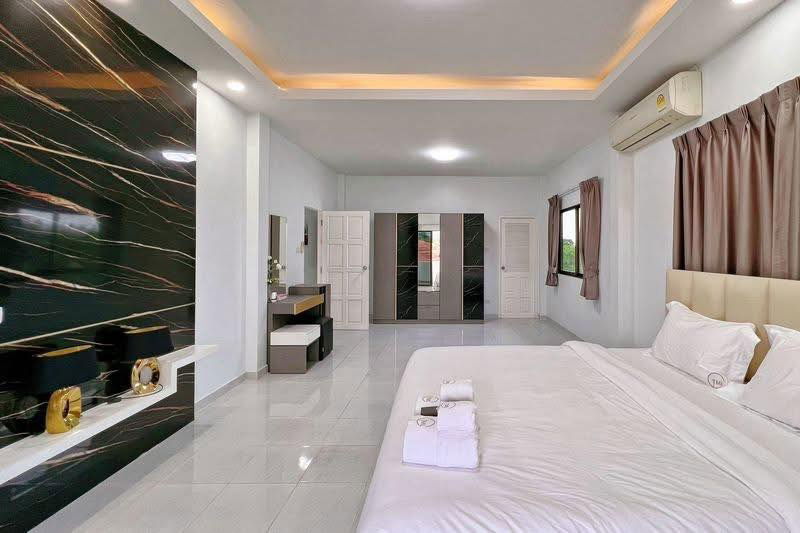 picture Selling house Royal view Jomtien 7.99 Million - 8/13