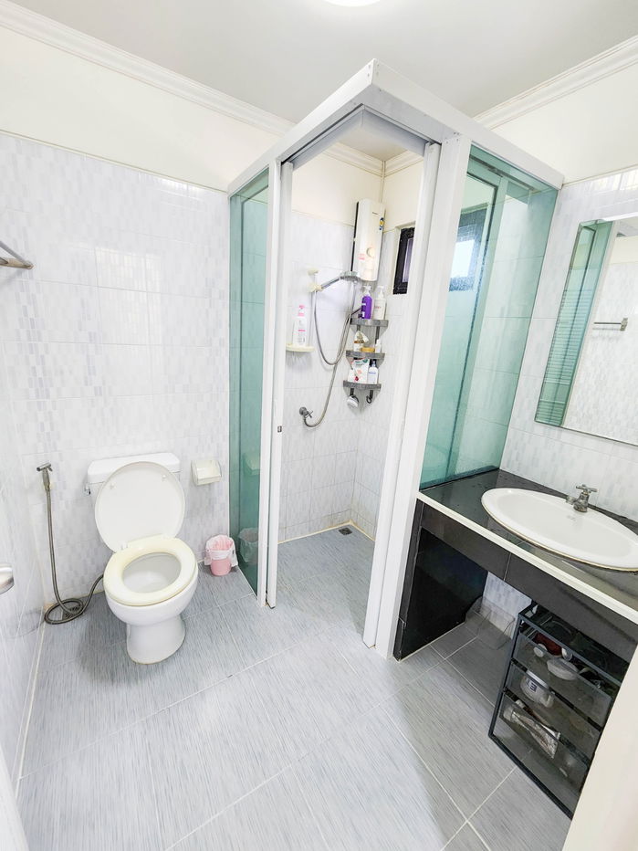 picture Fully furnished corner townhouse, ready to move in, located in Thanarin Village, Phra Samut Chedi, Samut Prakan. Spacious 41.6 sq.wah - 19/20