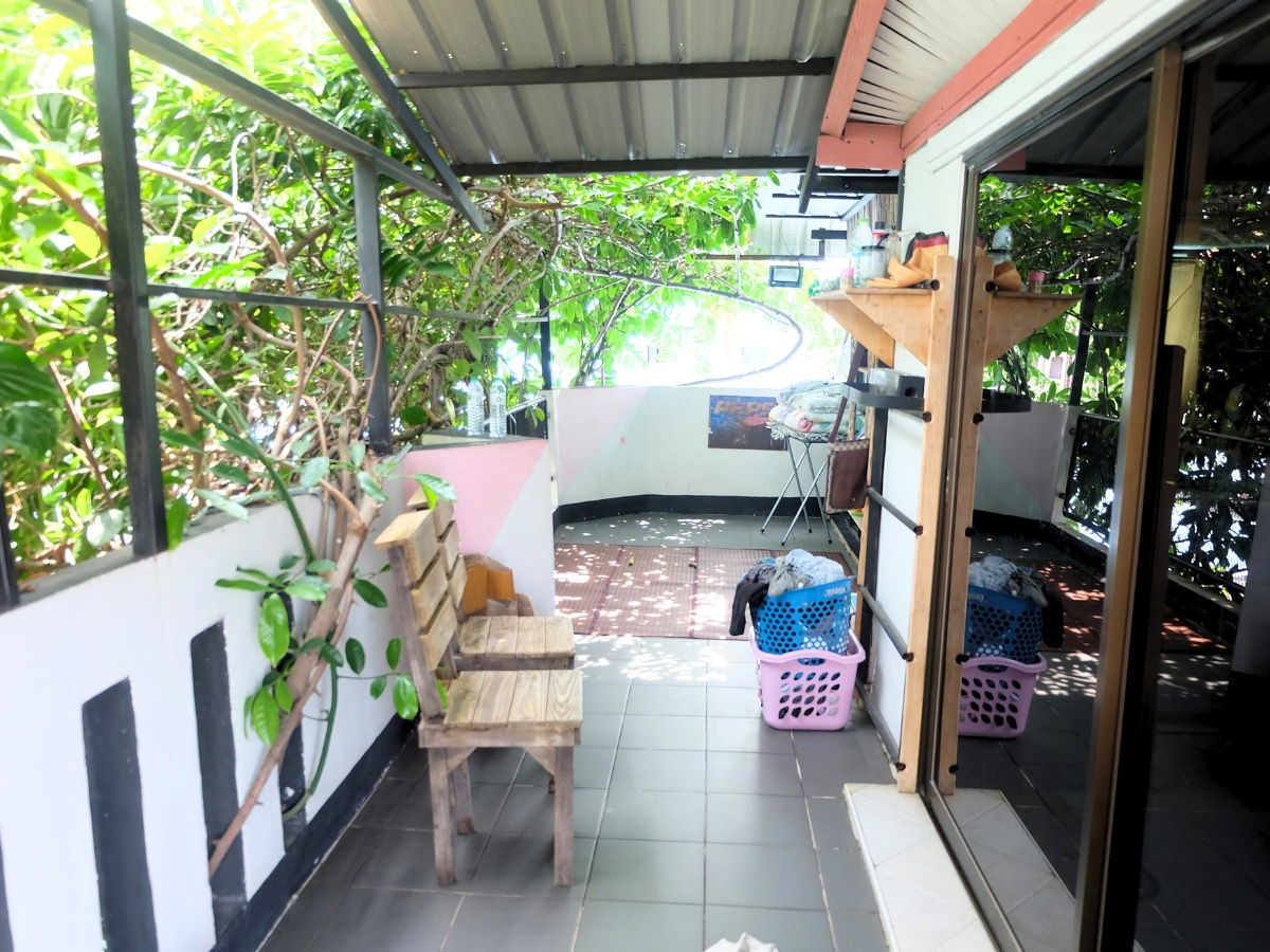 รูป ขายบ้านเดี่ยว 3 ชั้น 41 ตร.ว. พัทยากลาง ตรงข้ามบิ๊กซี ใกล้หาดพัทยา 1.5 ก.ม.  เหมาะทำโฮสเทล อ.บางละมุง จ.ชลบุรี - รูปที่ 2/10