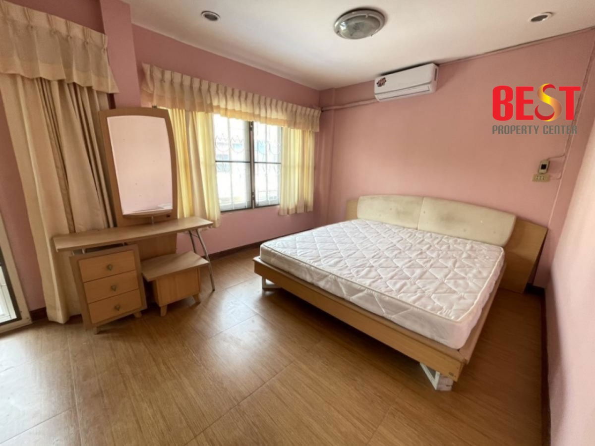 รูป ขายทาวน์เฮ้าส์ 3 ห้องนอน ขนาด 20 ตร.วา หมู่บ้านวรารักษ์ เขตคลองสามวา ใกล้สวนสยาม-แฟชั่นไอส์แลนด์  - รูปที่ 12/18
