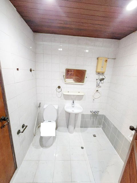 รูป ประชาชื่น2-6 สะพาน 99 รร.สามเสน2 550ม. ให้เช่าทาวน์เฮ้าส์ 2 ชั้น 24ตร.วา 204ตร.ม.บางซื่อ 2แอร์ 2-3นอน MRT บางซื่อ 1.8 กม. - รูปที่ 6/8