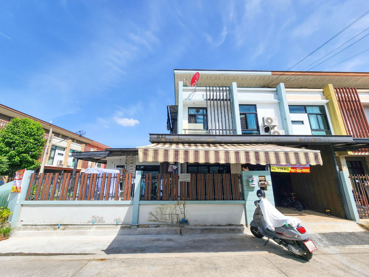 picture Fully furnished corner townhouse, ready to move in, located in Thanarin Village, Phra Samut Chedi, Samut Prakan. Spacious 41.6 sq.wah - 1/20