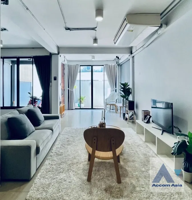 รูป 🔼🔽 AccomA 📩 Home Office 3 BR Townhouse in Khlong Ton Nuea (AA12098) - รูปที่ 2/20