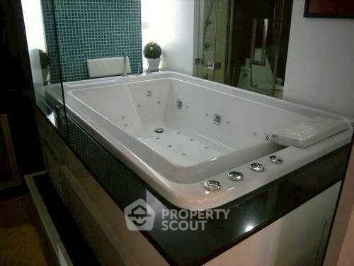 picture 1-BR Condo at Las Colinas near BTS Asok (ID 2301449) - 8/16