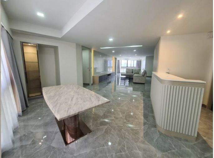 Newly Renovated Room | 3B3B 260 ตร.ม. ชั้นสูง ใกล้ BTS พร้อมพงษ์ ใจกลางสุขุมวิท 