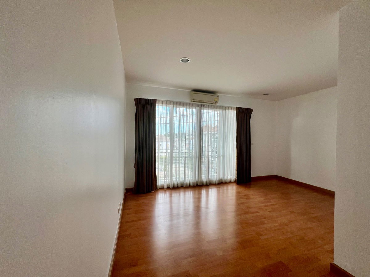 รูป 🏡 ขายด่วน! ทาวน์โฮม 3 ชั้น บ้านกลางเมือง S-Sense ศรีนครินทร์ | รีโนเวทใหม่ทั้งหลัง  บนทำเลศักยภาพ ใกล้รถไฟฟ้า - รูปที่ 14/26