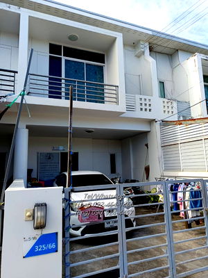 Townhouses for rent Wat Manorom School : 🏡 House for Rent – Sriracha, Great Location, Easy Access