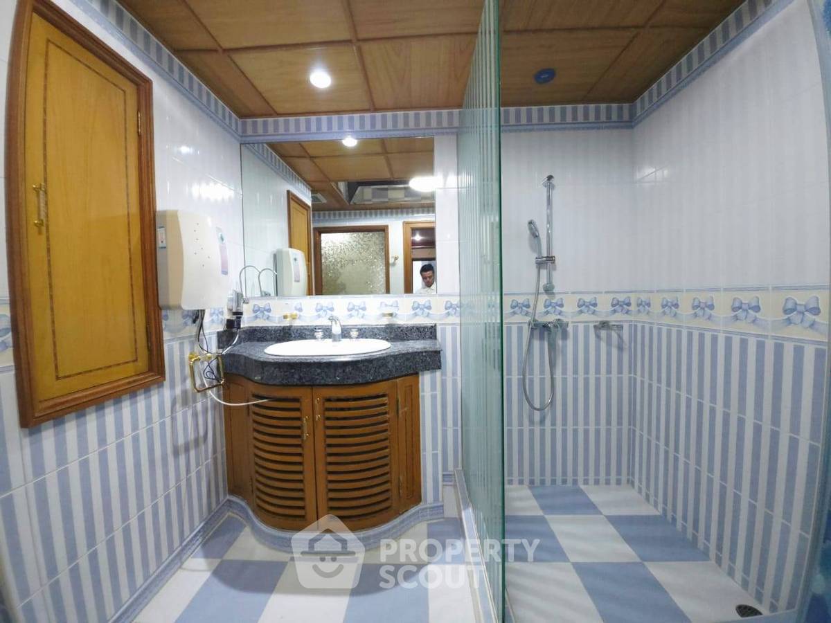 picture 3-BR Condo at Liberty Park 2 near ARL Makkasan (ID 2292594) - 18/20