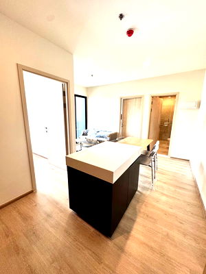 Condos for rent MRT Phra Ram 9 : New condo in Rama9 - Nue district R9 with a fantastic facilities   