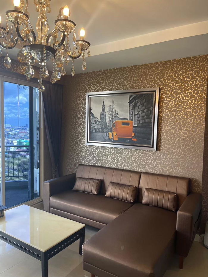 picture Newly Renovated Unit | North-Facing, Shaded All Day | 3 Bedrooms, 3 Bathrooms with 2 Parking Spaces | Fully Furnished & Ready to Move In - 3/20
