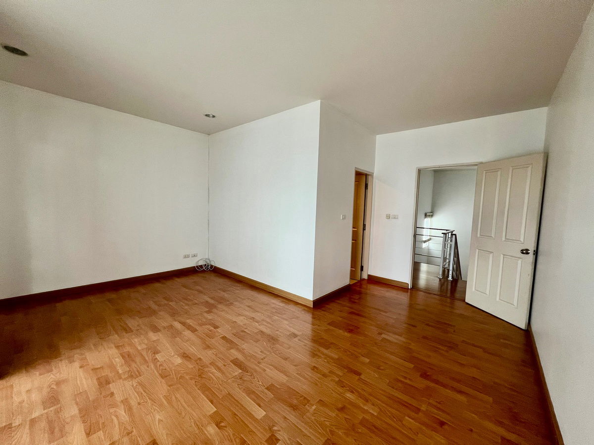 รูป 🏡 ขายด่วน! ทาวน์โฮม 3 ชั้น บ้านกลางเมือง S-Sense ศรีนครินทร์ | รีโนเวทใหม่ทั้งหลัง  บนทำเลศักยภาพ ใกล้รถไฟฟ้า - รูปที่ 15/26