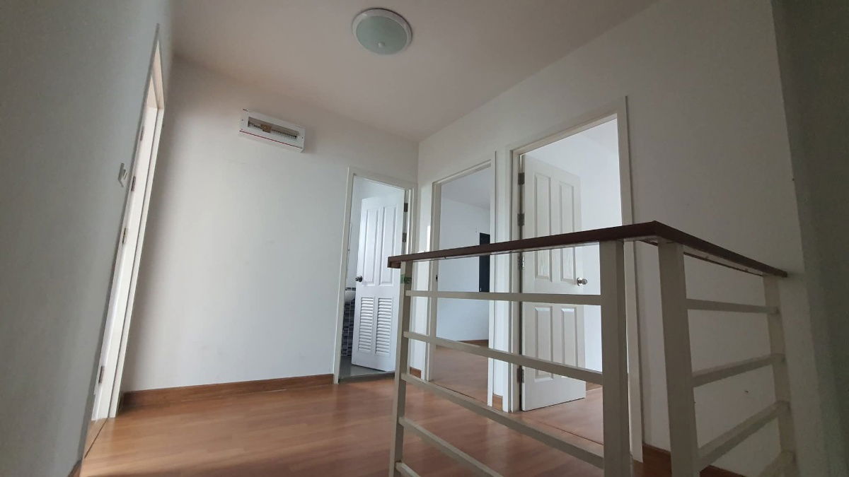 รูป ทาวน์โฮม 2 ชั้น หมู่บ้านลภาวัล23 50 ตร.วา | 3 ห้องนอน | 2 ห้องน้ำ • ห้องอเนกประสงค์ + โรงเก็บของ ❄ แอร์ 2 เครื่อง  💰 ค่าเช่าเพียง 15,000 บาท/เดือน - รูปที่ 9/9