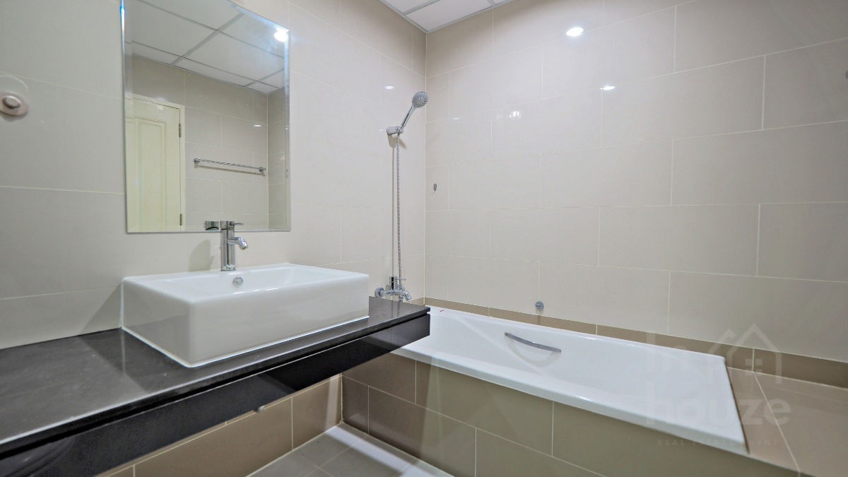 picture Condo for sale Supalai Ratchada-Narathiwas-Sathorn. 84 sq.m. 2 brs. 2 bths. High floor. For sale only 63,xxx bath/sq.m. - 6/11