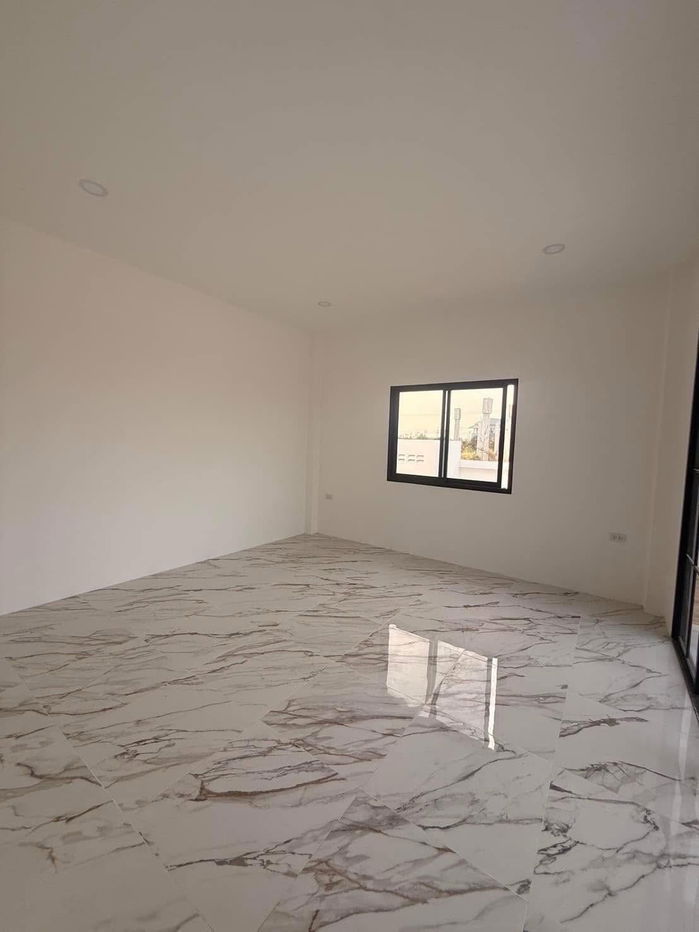 picture For Sale: Modern Luxury Pool Villa 3 Bedrooms  3 Bathrooms Private Swimming Pool Near Cha-am – Hua Hin  Only THB 4.2 Million - 3/12
