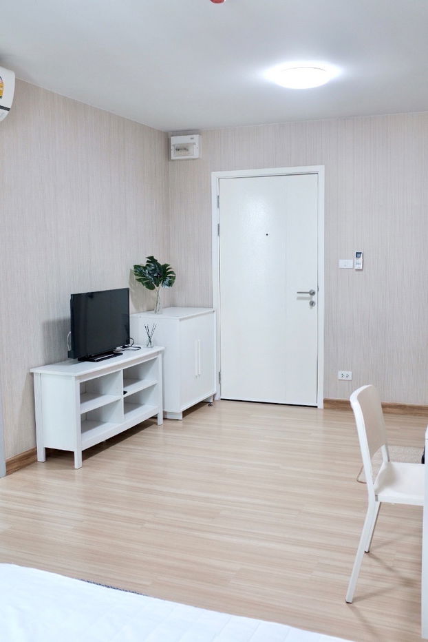 picture  Plum condo Paholyothin89 for rent  - 6/11