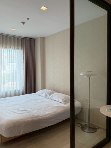 Life One Wireless: Fully furnished 35 sq m. 10th floor. , BTS เพลินจิต ห้องสวยแต่งครบ cozy style เฟอร์นิเจอร์เครื่องใช้ไฟฟ้าครบ