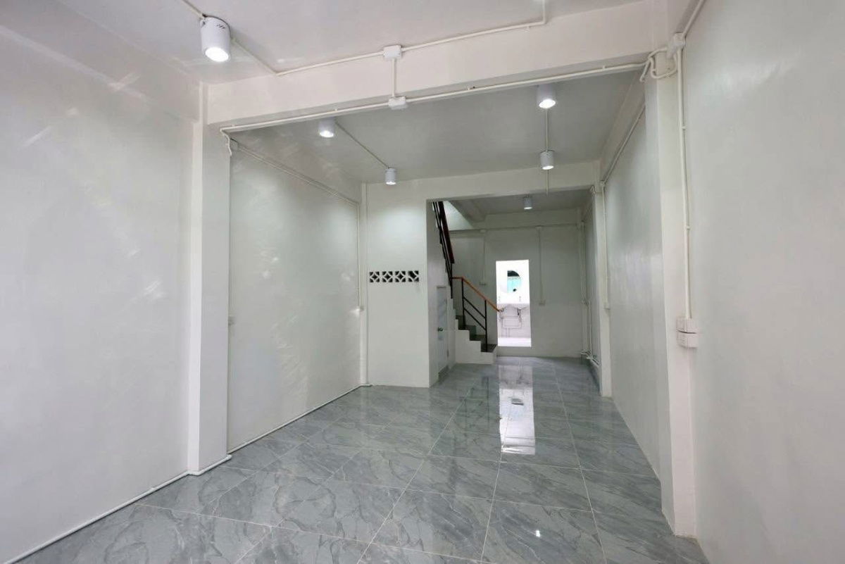 picture #R6227 🎉 080968 House for rent Soi Sathorn 11 - 3/19