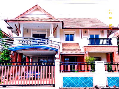 Houses for rent Sinsakhon Printing City Industrial Estate : Rama 2, km. 17.5, parking for 2 cars, 6 a/c,Siam Natural Assumption College, Rama 2 Campus, 1.9 km.,