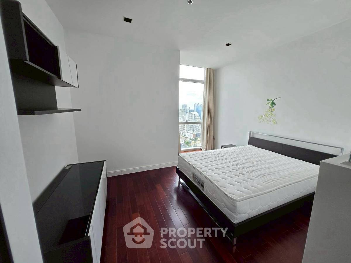 picture 3-BR Condo at Athenee Residence near BTS Phloen Chit (ID 2301477) - 4/9