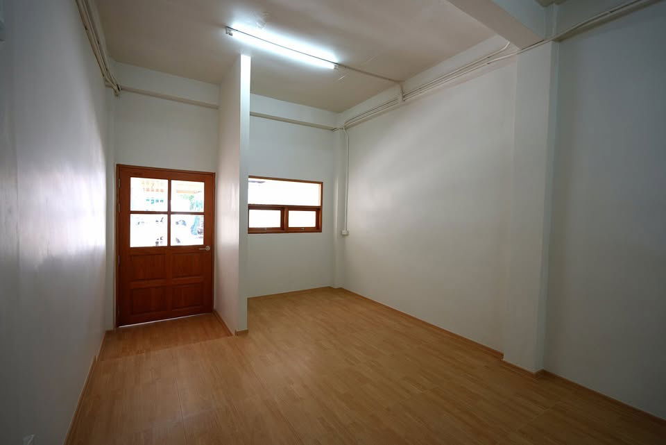 picture Sale Shophouse 4 stories, Renovated already, Minimal style,  near BTS Wongwianyai - 15/16