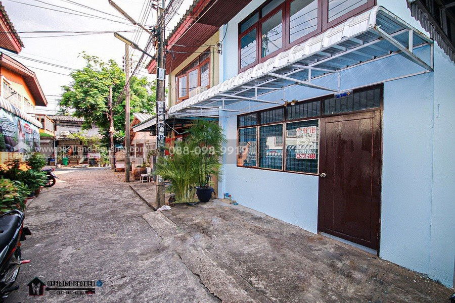 รูป ขายทาวน์เฮ้าส์ ลาดพร้าว 101 ซ.40 (ชุมชนร่วมกันสร้าง) ใกล้รถไฟฟ้า  3 ห้องนอน 2 ห้องน้ำ ถูกสุด! พร้อมอยู่  รีโนเวทใหม่ ทั้งหลัง - รูปที่ 14/15