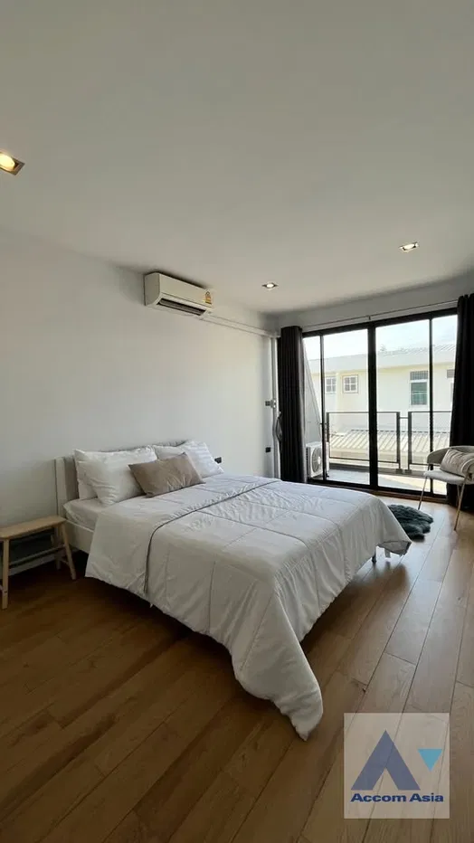 รูป 🔼🔽 AccomA 📩 Home Office 3 BR Townhouse in Khlong Ton Nuea (AA12098) - รูปที่ 13/20