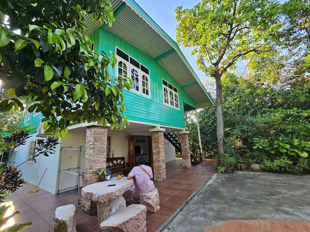 รูป 🏡 ขายบ้านพร้อมที่ดิน ทำเลทอง! ลดราคาขายด่วน 🏡 📍 💰 ราคาพิเศษ: 15,900,000 บาท (ค่าโอนคนละครึ่งประมาณ 500,00💸 แถมพิเศษ: รับรายได้ปีละ 300,000 บาท  - รูปที่ 8/8