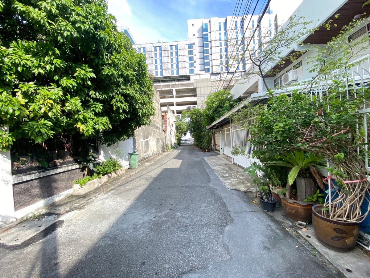 รูป ขายทาวน์โฮม 2 ชั้น 38 ตร.วา ซอยลาดพร้าว 26 แยก 1 ใกล้ MRT ลาดพร้าว เหมาะสำหรับบ้านและออฟฟิศ ทาวน์โฮมใจกลางเมืองเดินทางสะดวก  - รูปที่ 4/27