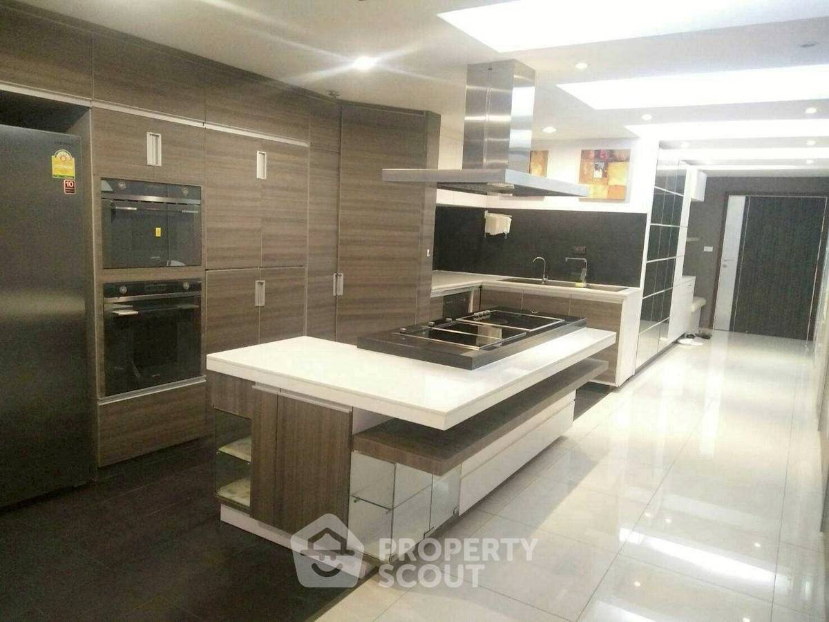 picture 1-BR Condo at Las Colinas near BTS Asok (ID 2301449) - 9/16