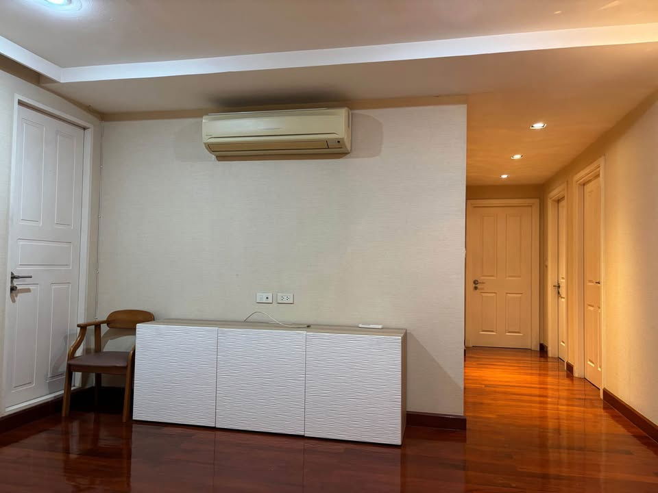 รูป คอนโด ห้องใหญ่ 102ตรม. 3ห้องนอน 2ห้องน้ำ พหลโยธิน7 ซอยอารีย์ เฟอร์นิเจอร์ครบ - รูปที่ 2/18