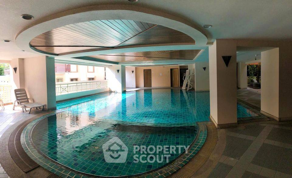 picture 2-BR Condo at Aree Place Sukhumvit 26 near BTS Phrom Phong (ID 946793) - 4/12