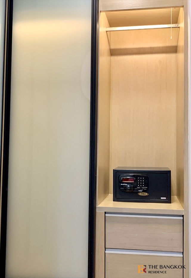 picture  Noble Remix ✨ Newly Renovated Unit, Best Market Price at Only 𝟒𝟐𝐊 🔥 Near BTS Thonglo  - 4/16