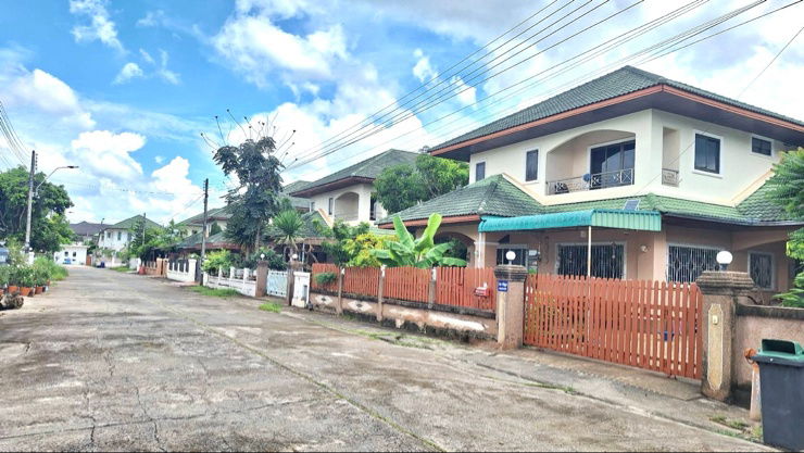 รูป ขายบ้านเดี่ยวหลังใหญ่ ใกล้เมือง ไม่เเออัด เดินทางสะดวก - รูปที่ 4/11