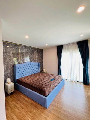 รูป [ให้เช่า] หมู่บ้าน เซนโทร วิภาวดี / 4 ห้องนอน 5 ห้องน้ำ / 50 ตรว. 200 ตรม. **75,000** บ้านเดี่ยวหลังมุมโครงการหรู ใกล้โรงเรียนนานาชาติฮาร์โรว์กรุงเทพ - รูปที่ 6/13