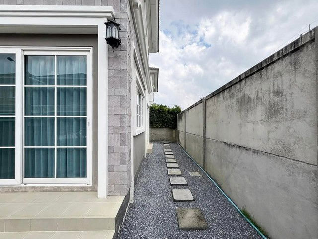 รูป HR2837ให้เช่าบ้านเดี่ยว พร้อมเฟอร์นิเจอร์ หมู่บ้านโกลเด้น นีโอ สาทร ใกล้เมโทร ทาวน์ ไม่ไกลจากBTSวุฒากาศ - รูปที่ 28/37
