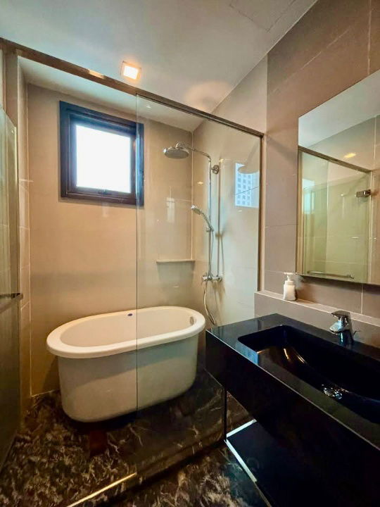 รูป ให้เช่า – Edge Sukhumvit 23 | ห้องมุม 1 ห้องนอน พร้อมอ่างอาบน้ำ | ทำเลศักยภาพย่าน CBD ใกล้ทั้ง BTS อโศก และ MRT สุขุมวิท เดินทางสะดวก - รูปที่ 18/23
