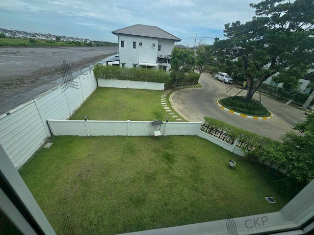 picture Single house, Centro Pracha Uthit 90, house opposite the roundabout, spacious area and garden area within the fence, shady atmosphere. - 19/24