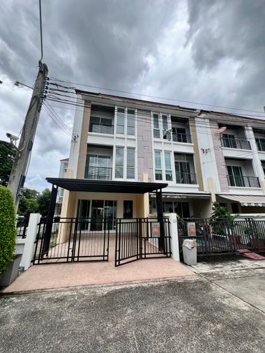 ขายทาวน์โฮม 3 ห้องนอน 167 ตร.ม. 30 ตร.ว. บ้านกลางเมือง เอสเซ้นส์ ศรีนครินทร์