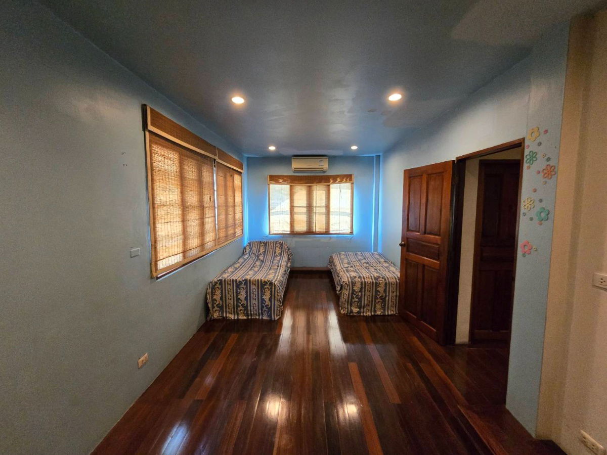picture Hidden Gem in Rama 2! Custom-Built 3-Storey House with 18-Meter Deep Piles! 94.2 Sq.Wah 450 Sq.m House for SALE at Prukpirom Bang Khun Thian - 18/27