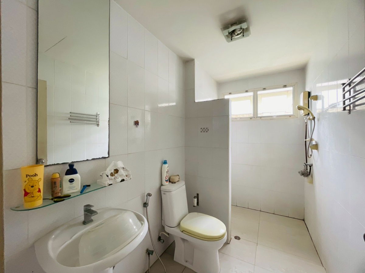 รูป ให้เช่า บ้านเดี่ยว 2 ชั้น  117 ตรว. พื้นที่203.71ตรม. ซอยรามอินทรา 5 ใกล้เซ็นทรัลและรถไฟฟ้า เหมาะ ที่พักอยู่อาศัย,ออฟฟิศ,บริษัท,ร้านสปา - รูปที่ 10/11