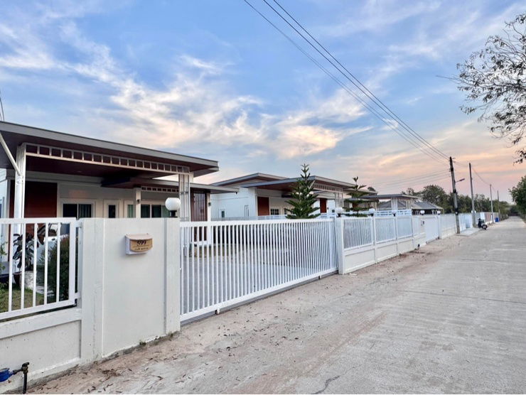 รูป บ้านใหม่ ทำเลเงียบสงบ เหมาะสำหรับคนชอบพักผ่อน  - รูปที่ 6/10