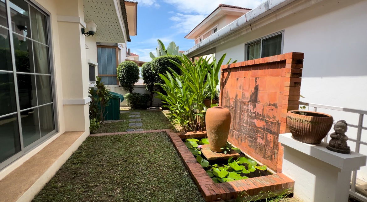 รูป 🏡 ให้เช่าบ้านเดี่ยว 1 ชั้น มีสวน ในโครงการคุณภาพ ความปลอดภัยสูง  พร้อมเฟอร์นิเจอร์ครบชุด ทำเลดีมาก เดินทางสะดวก ใกล้รวมโชค - รูปที่ 3/14