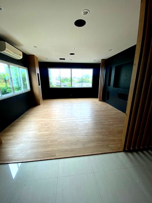 Shophouses for rent BTS Bang Chak : Commercial building for rent, Sukhumvit Soi 64