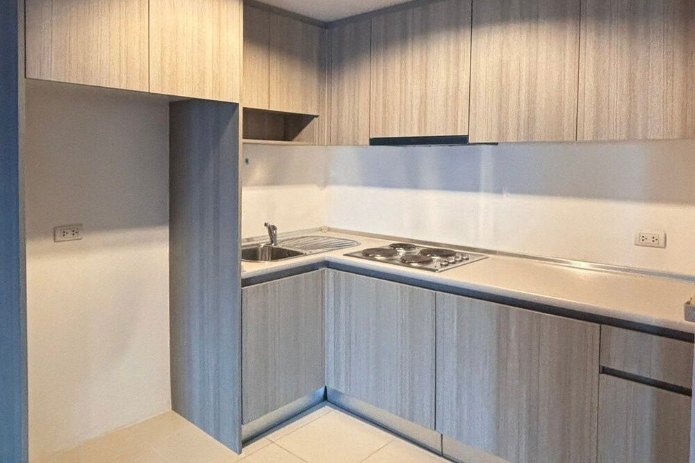 picture 🔥For Sale !!🔥 Code C20250200084.....Belle Grand Rama 9, 2 bedrooms, 1 bathroom, high floor 21++, Partly Furnished, lower than market price 40%!!📣📣 - 5/8