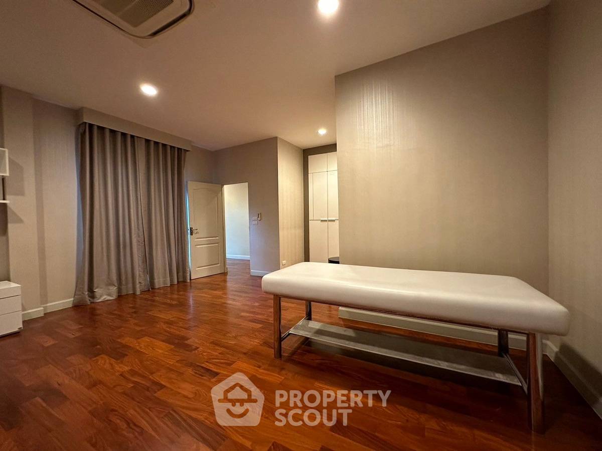 รูป บ้าน 5-ห้องนอน ใน รามอินทรา (ID 1311423) - รูปที่ 16/32