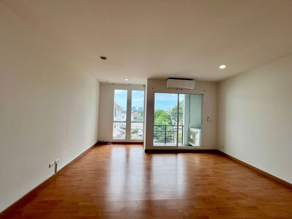 รูป ขายด่วน! ทาวน์โฮม 3 ชั้น (หลังมุม) โครงการบ้านกลางเมือง S-Sense ศรีนครินทร์  บ้านเปล่า พร้อมให้คุณตกแต่งตามสไตล์ที่ชอบ บนทำเลศักยภาพ  - รูปที่ 15/25
