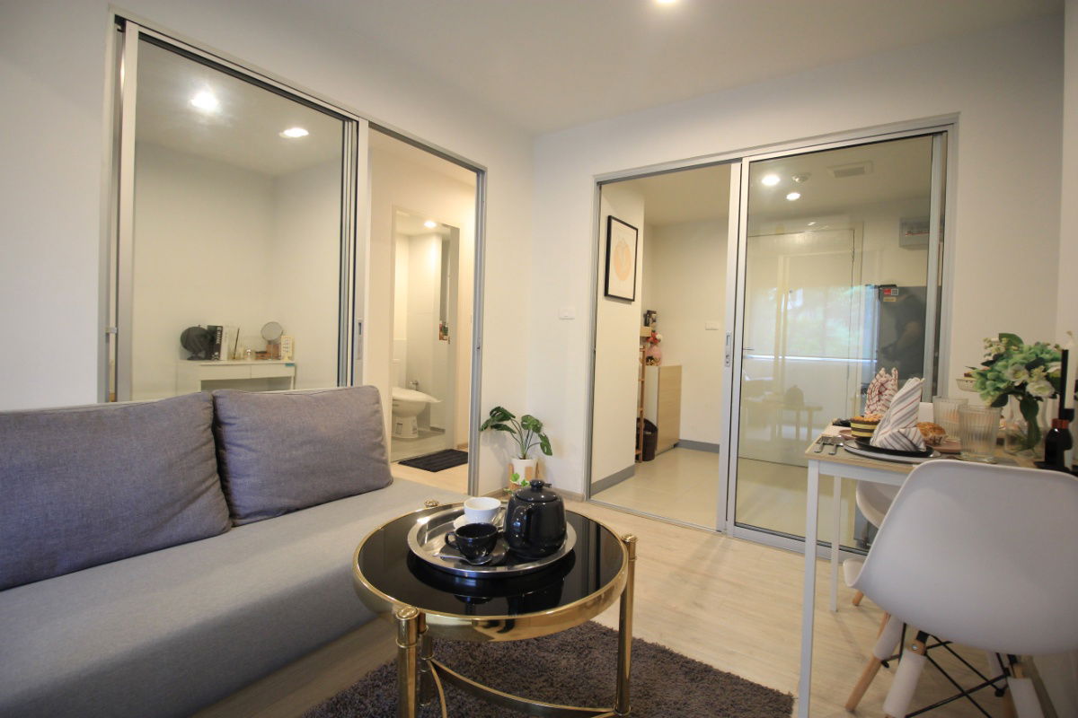 รูป 🛋️ห้องใหญ่ไซต์พิเศษ! ขนาด 34 ตร.ม. 1 ห้องนอนใหญ่  1 ห้องอเนกประสงค์  กั้นเป็นสัดส่วน พร้อมโซนครัวที่แยกห้องชัดเจน  ฟรี! เฟอร์ครบเซ็ต*😍 - รูปที่ 8/9