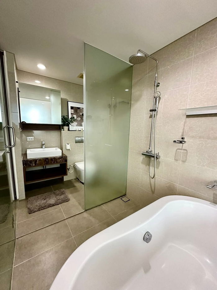 picture Available for rent! Siamese Thirty-nine special unit with Penthouse 3 Bedroom. Fully furnsihed with personal rooftop. Ready to move in. - 10/21
